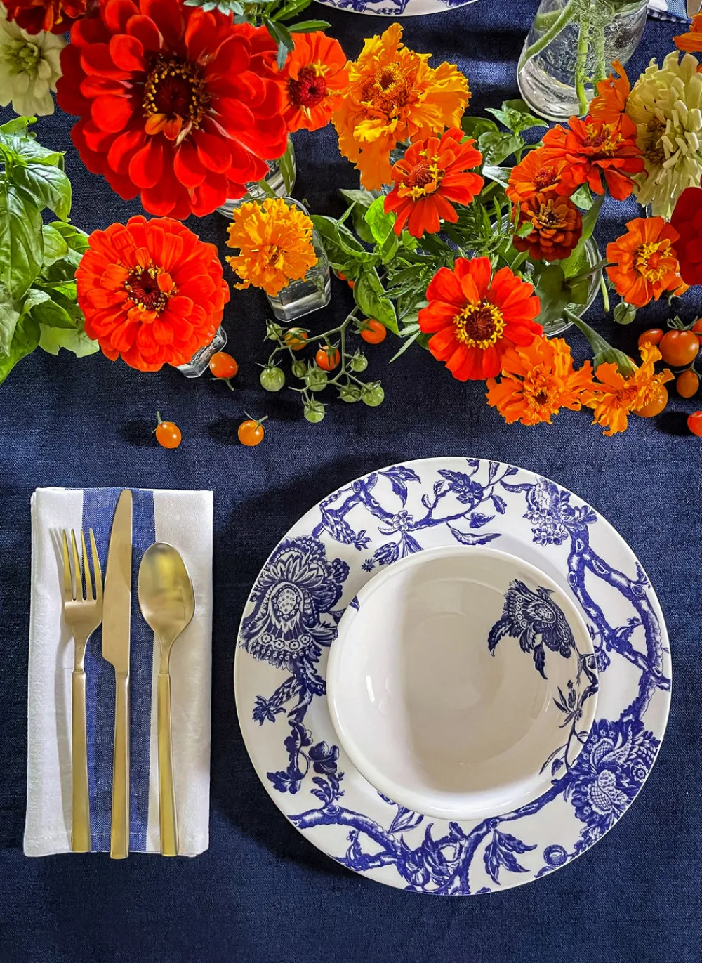 Caskata Dinnerware|Arcadia Rimmed Dinner Plate Blue