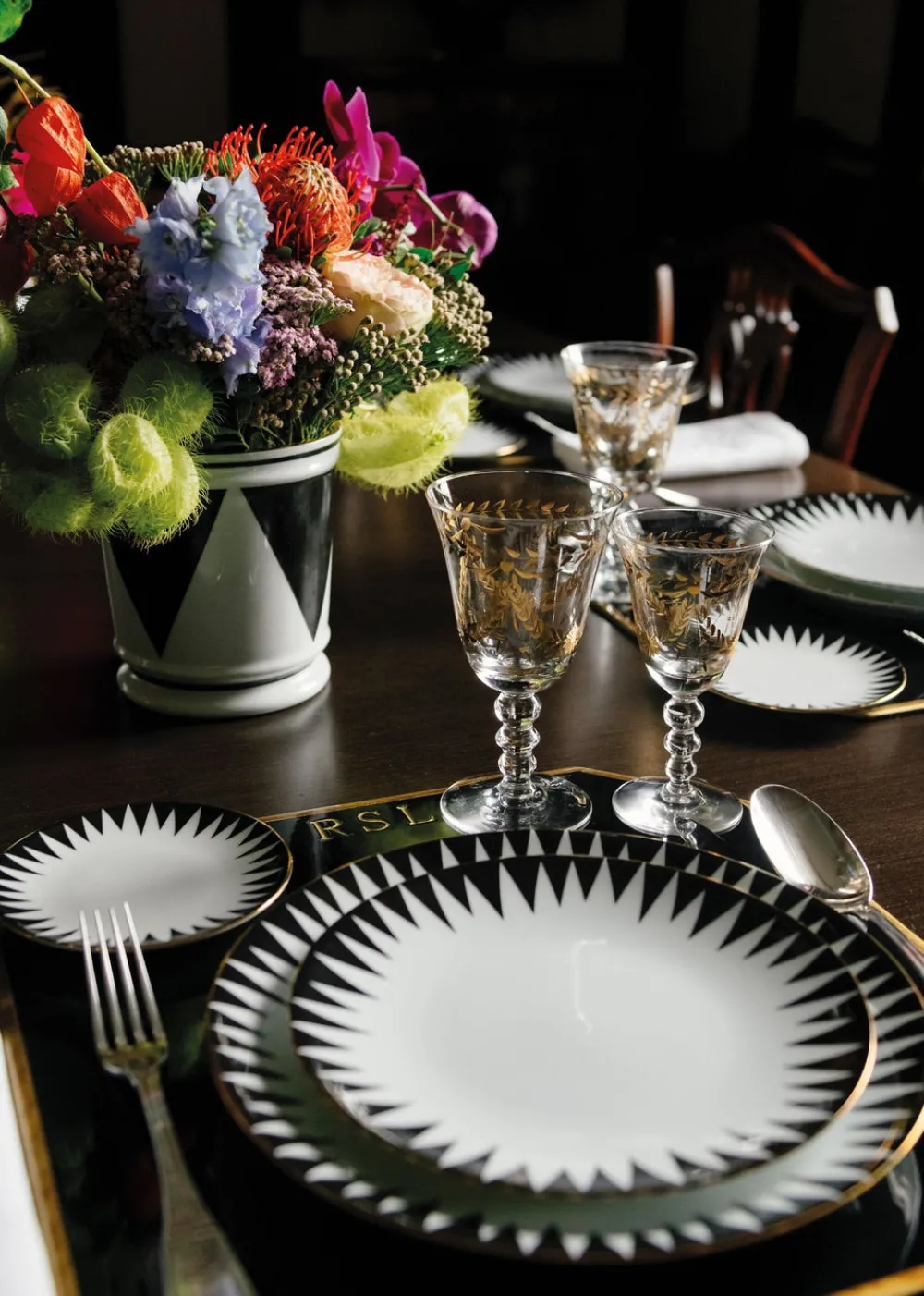 Molecot Dinnerware|Black Punk Dinner Plate