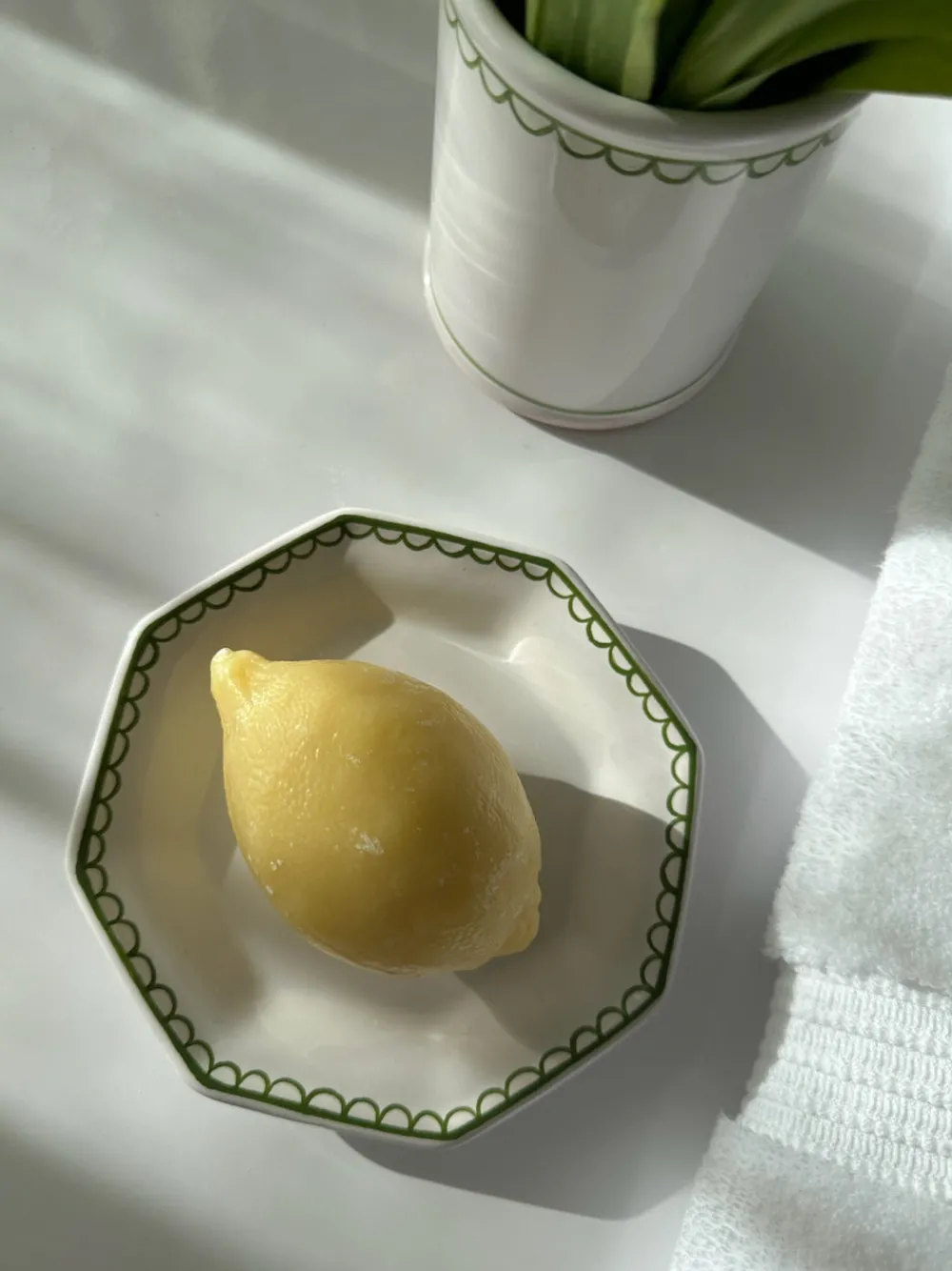 Z.d.G. Dinnerware|Bouclette Octagonal Petite Plate in Green