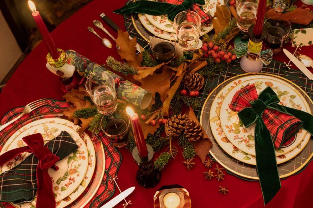 TriChi Design Place Settings & Linens|Burgundy Velvet Napkin Bows, Set of 4