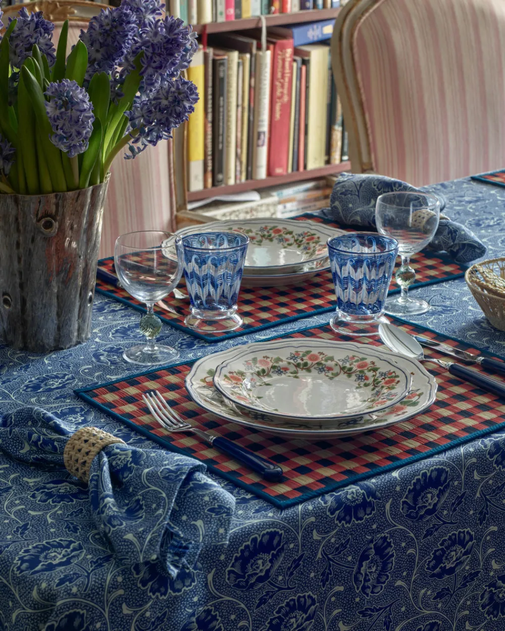 Cabana Place Settings & Linens|Capri Placemat, Red and Blue