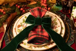 TriChi Design Place Settings & Linens|Christmas Green Velvet Napkin Bows, Set of 4