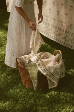 Cucina Cipoletti Place Settings & Linens|Cipoletti x Nadia Co. Fine Italian Linen Tablecloth