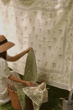 Cucina Cipoletti Place Settings & Linens|Cipoletti x Nadia Co. Fine Italian Linen Tablecloth