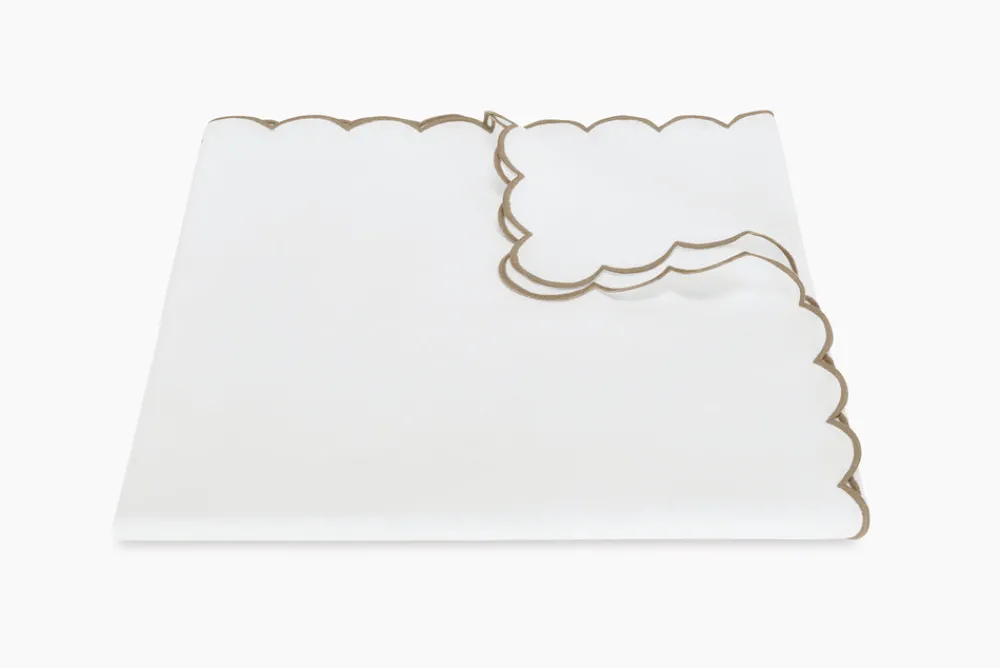 Matouk Place Settings & Linens|Dakota Tablecloth