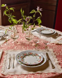 Cabana Place Settings & Linens|Emilia Scallop Embroidered Placemat