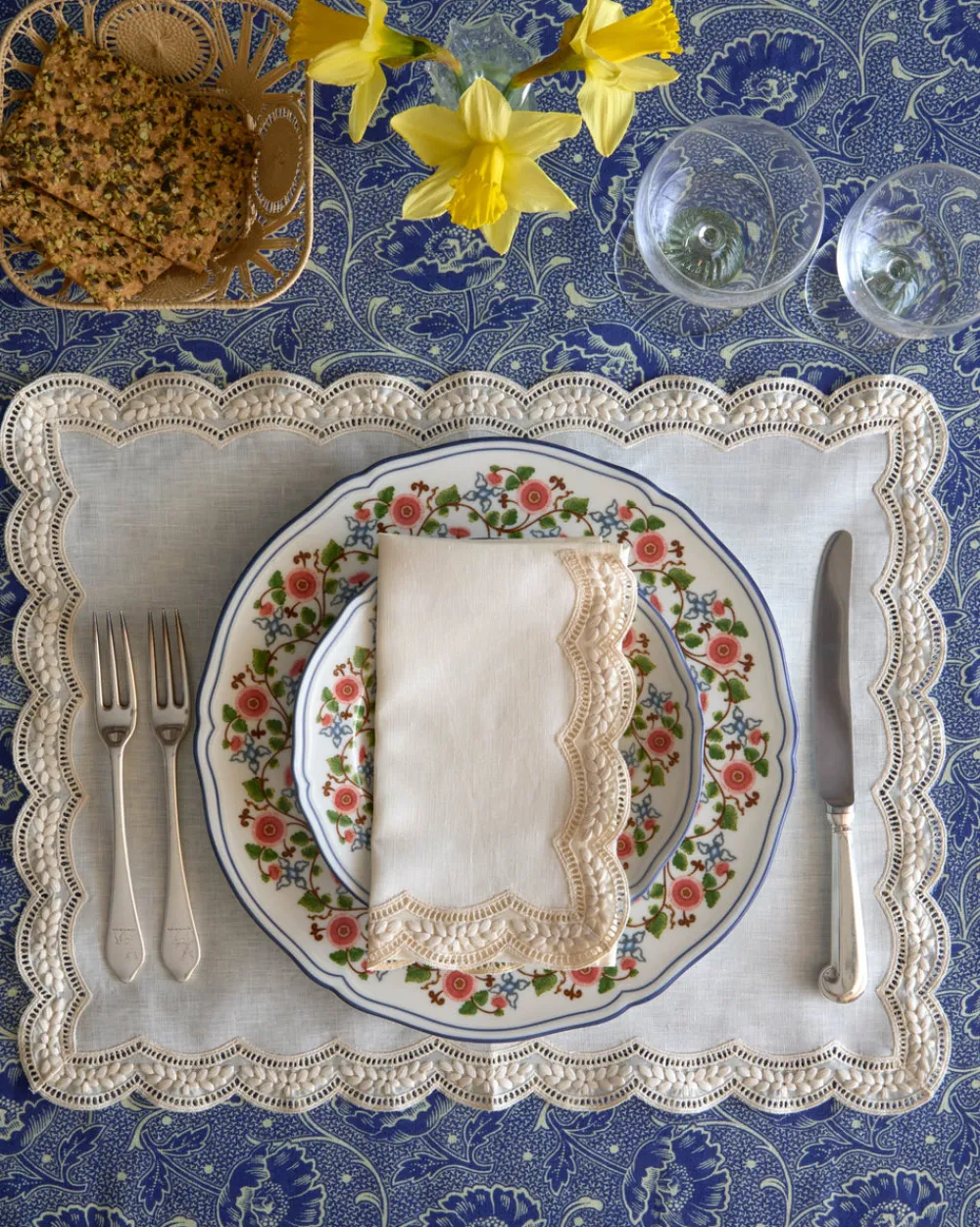 Cabana Place Settings & Linens|Emilia Scallop Embroidered Napkin