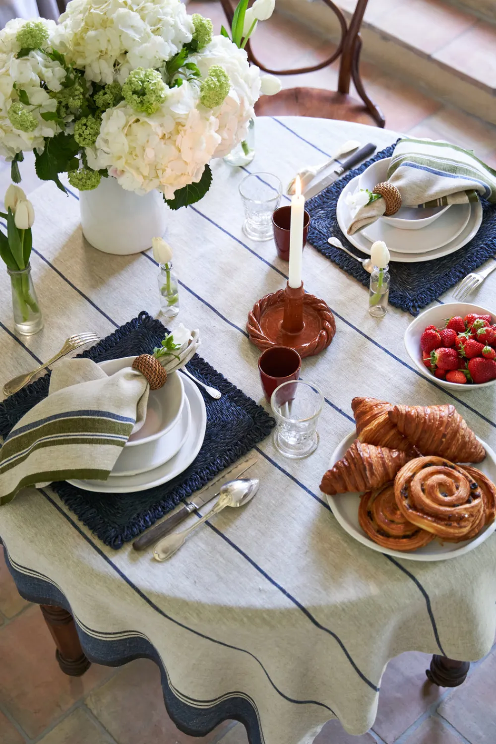 Caravan Place Settings & Linens|Eze 60x90 Tablecloth in Ivory & Blue