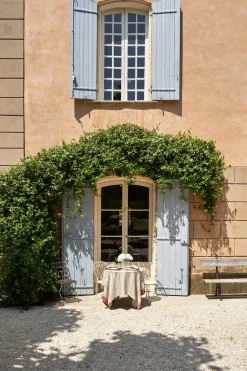 Caravan Place Settings & Linens|Eze 60x60 Tablecloth in Ivory & Red