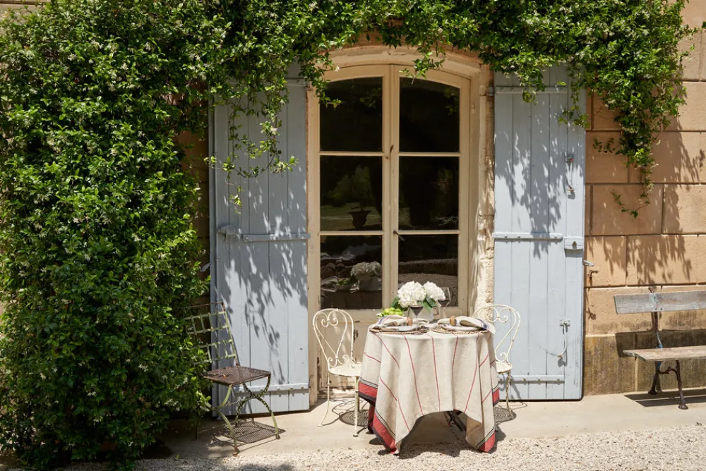 Caravan Place Settings & Linens|Eze 60x60 Tablecloth in Ivory & Red