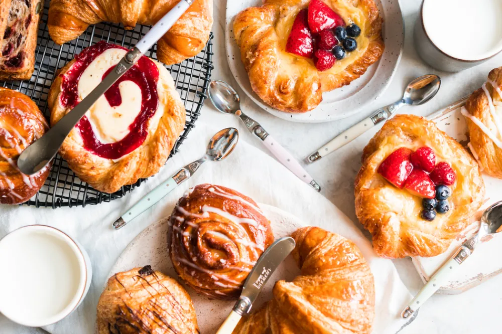 Jean Dubost Laguiole Flatware|Flatware Set in Pastel 2c, Set of 12