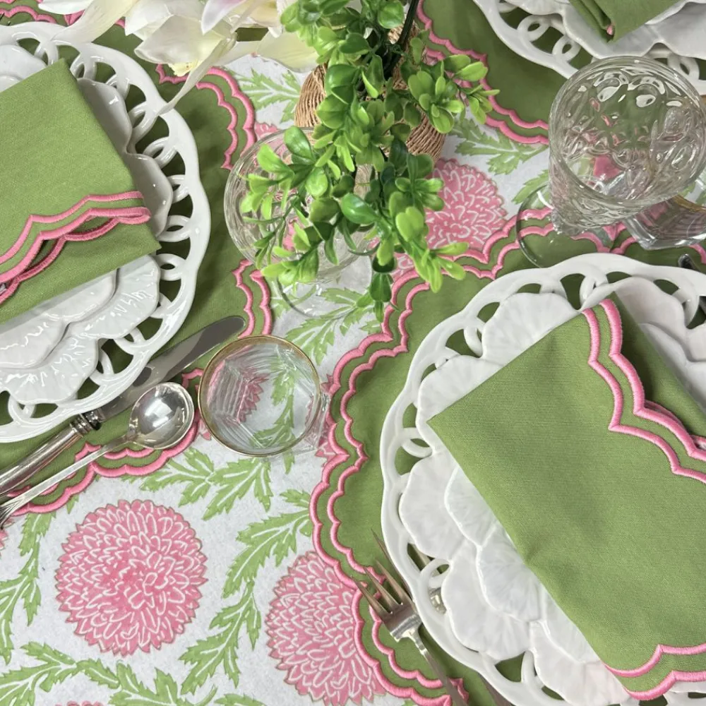 Flying Sheep Country Place Settings & Linens|Flowers & Vines Tablecloth in Pink and Green