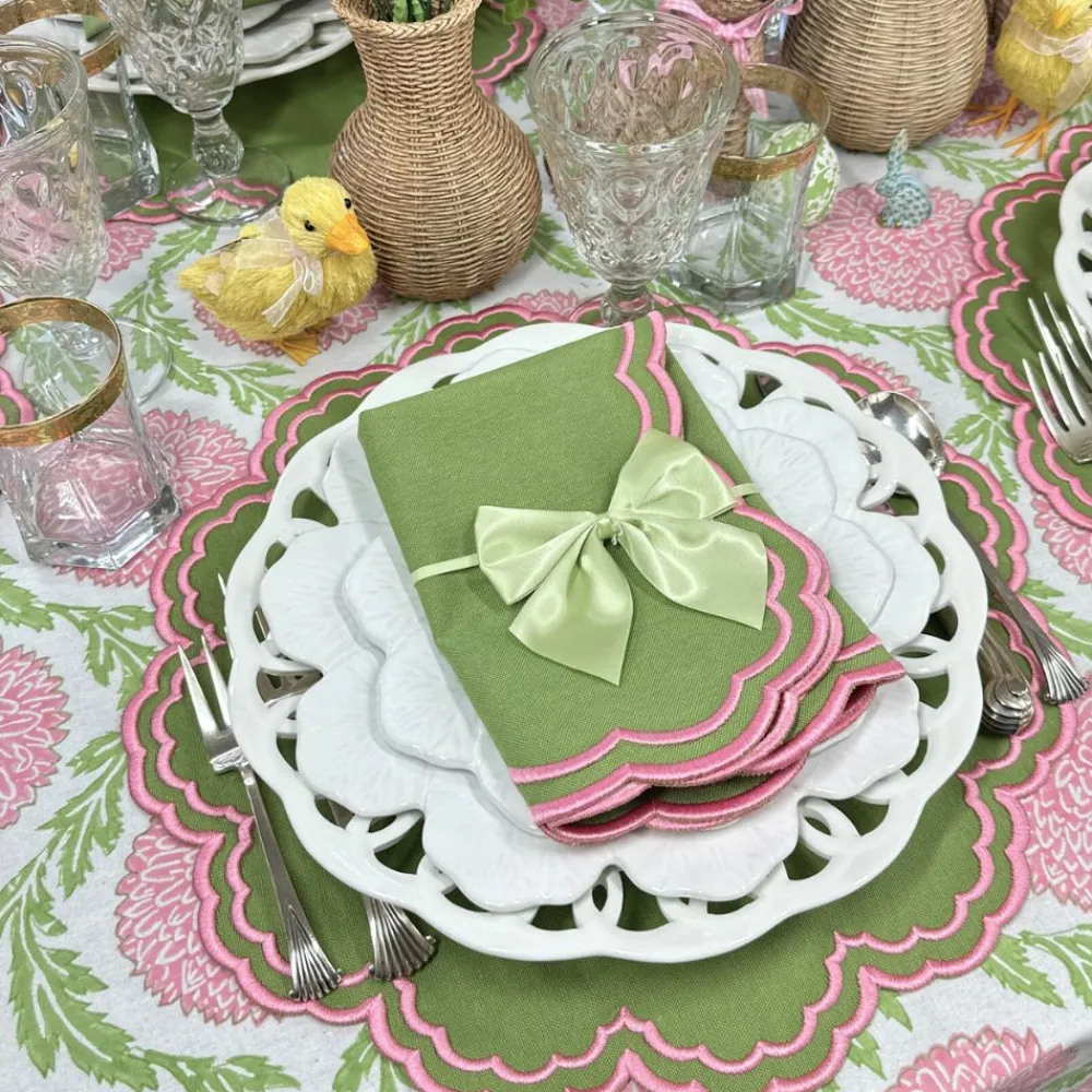 Flying Sheep Country Place Settings & Linens|Flowers & Vines Tablecloth in Pink and Green