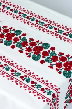 Esencial Hogar Place Settings & Linens|Geranio Rectangular Tablecloth