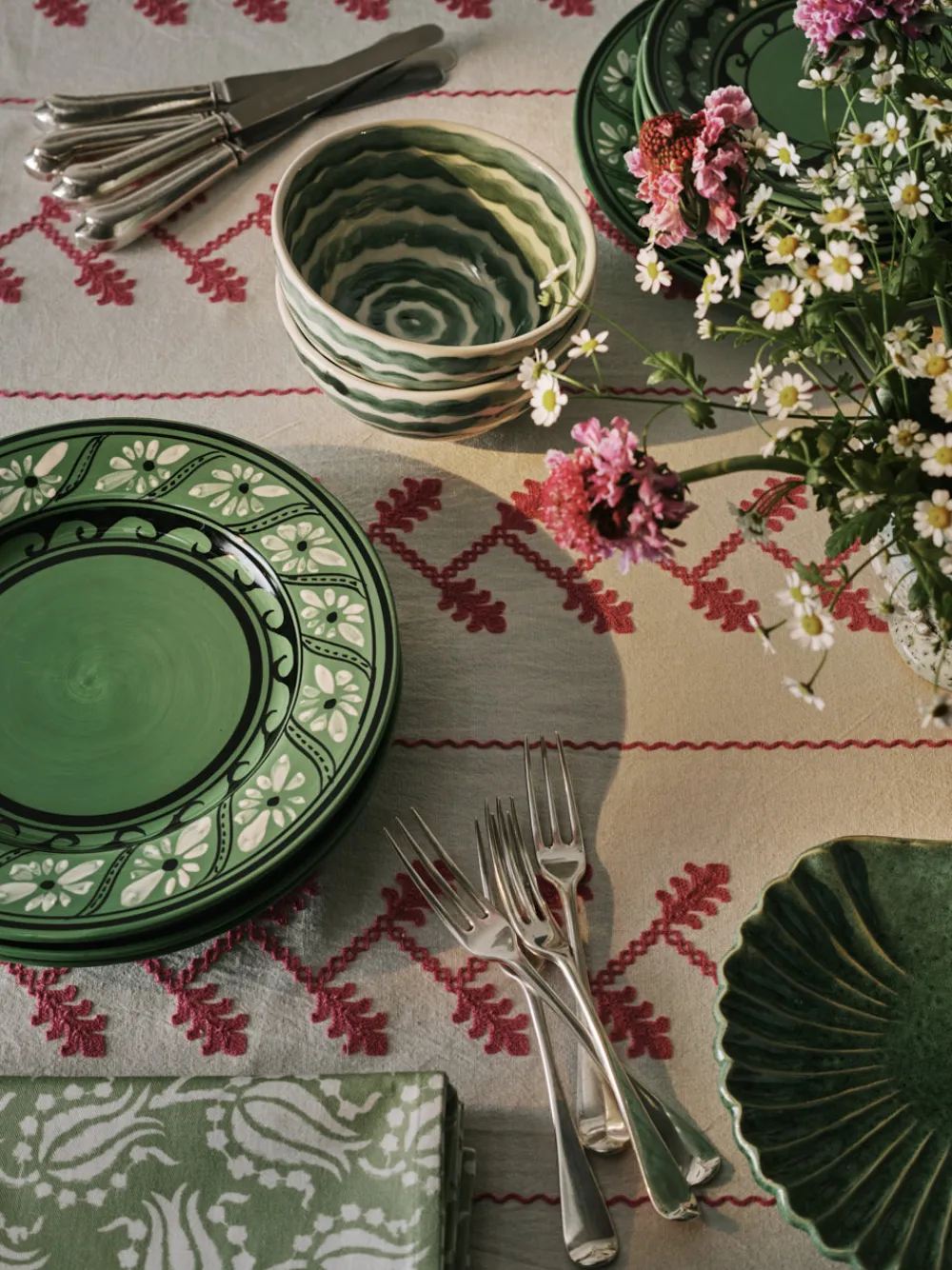 Carolina Irving and Daughters Dinnerware|Gigi Green Dinner Plate