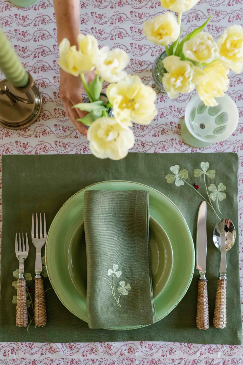 TriChi Design Place Settings & Linens|Green Four Leaf Clover Napkin, Set of 2