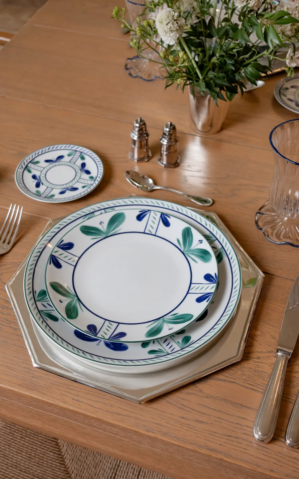 Esencial Hogar Silver|Hexagon Charger