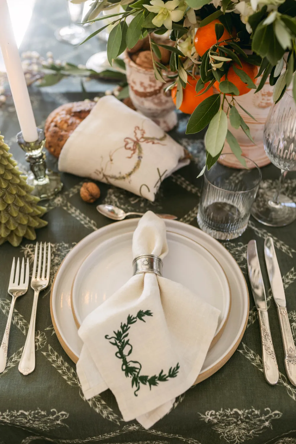 Nadia & Co Place Settings & Linens|Laurel Embroidered Napkins