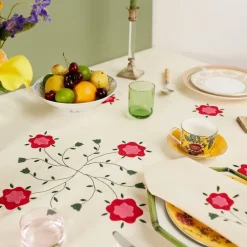 Elizabeth Lake Place Settings & Linens|Marguerite Tablecloth