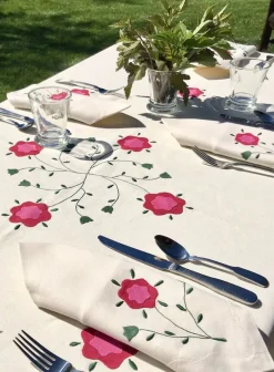 Elizabeth Lake Place Settings & Linens|Marguerite Tablecloth