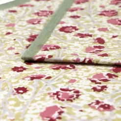 Couleur Nature Place Settings & Linens|Meadows Runner Red & Green