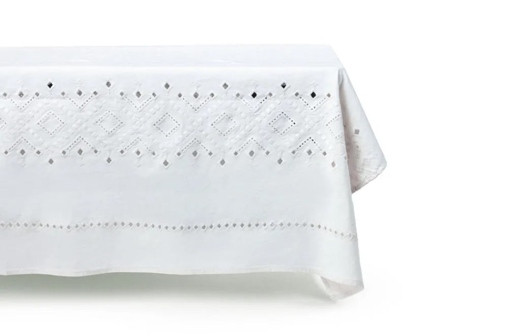 Esencial Hogar Place Settings & Linens|Ojete Rectangular Tablecloth in White