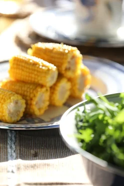 Golden Rabbit Dinnerware|Oval Platter in Blue Crab