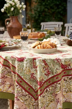 Couleur Nature Place Settings & Linens|Renne Reindeer Tablecloth in Red & Green