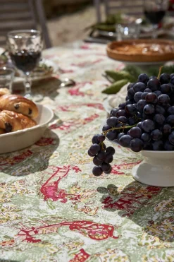 Couleur Nature Place Settings & Linens|Renne Reindeer Tablecloth in Red & Green