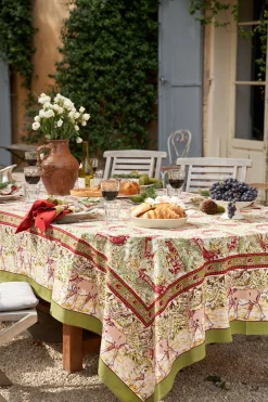 Couleur Nature Place Settings & Linens|Renne Reindeer Tablecloth in Red & Green