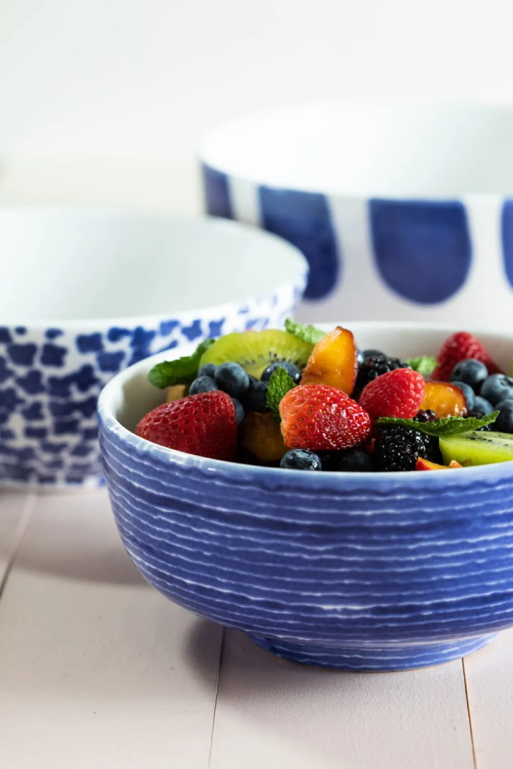VIETRI Dinnerware|Santorini Stripe Medium-Footed Serving Bowl