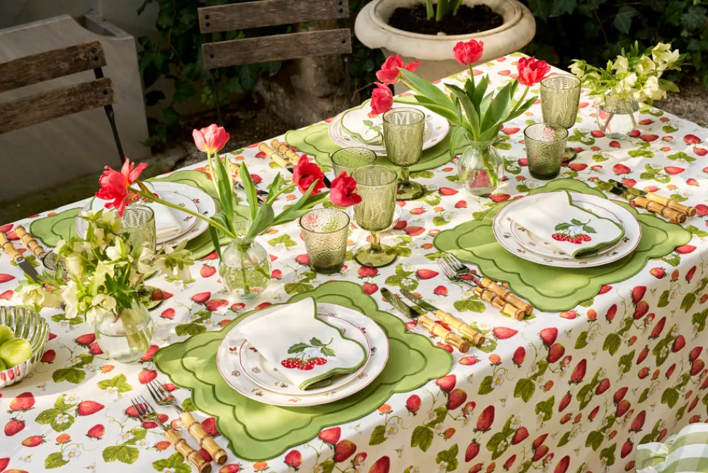 Loulou La Dune Place Settings & Linens|Strawberry Fields Tablecloth with Green Trim