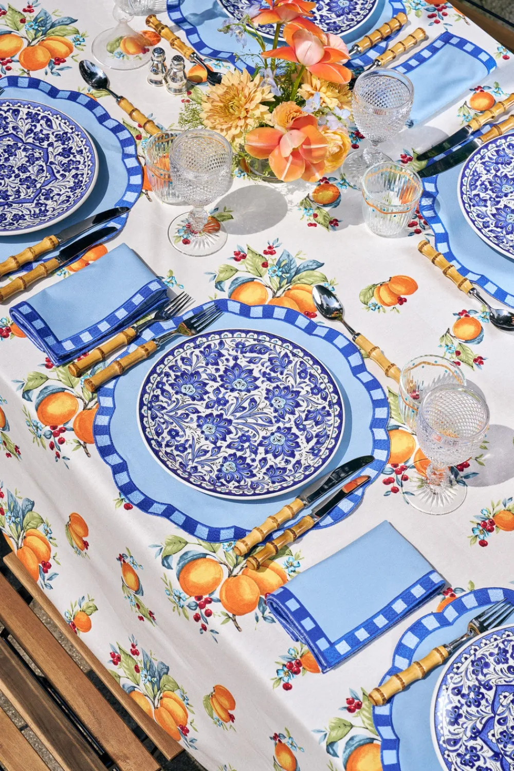 Loulou La Dune Place Settings & Linens|Summer Basket Tablecloth
