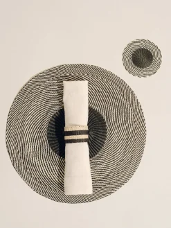 Hunting Season Place Settings & Linens|The Iraca Napkin Ring in Natural Black, Set of 4