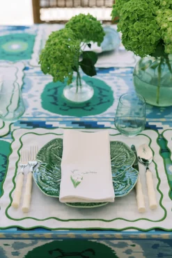 TriChi Design Place Settings & Linens|White Lily Linen Napkin and Tableau Placemat, Set of 4